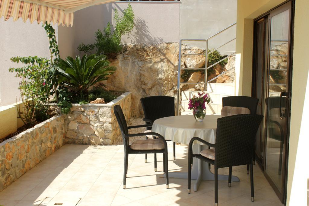 Apartments Knezak Mali Iž Exterior foto